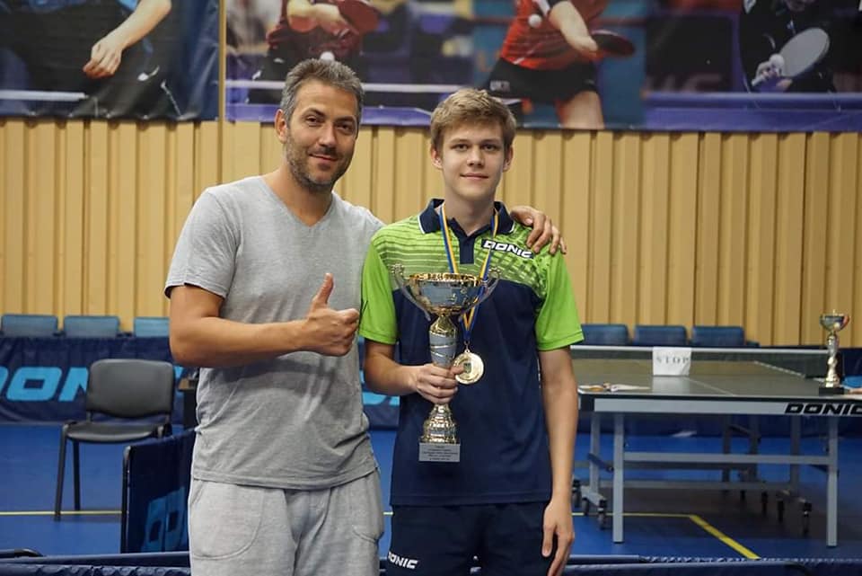 Юний тенісист із Прикарпаття став абсолютним чемпіоном України