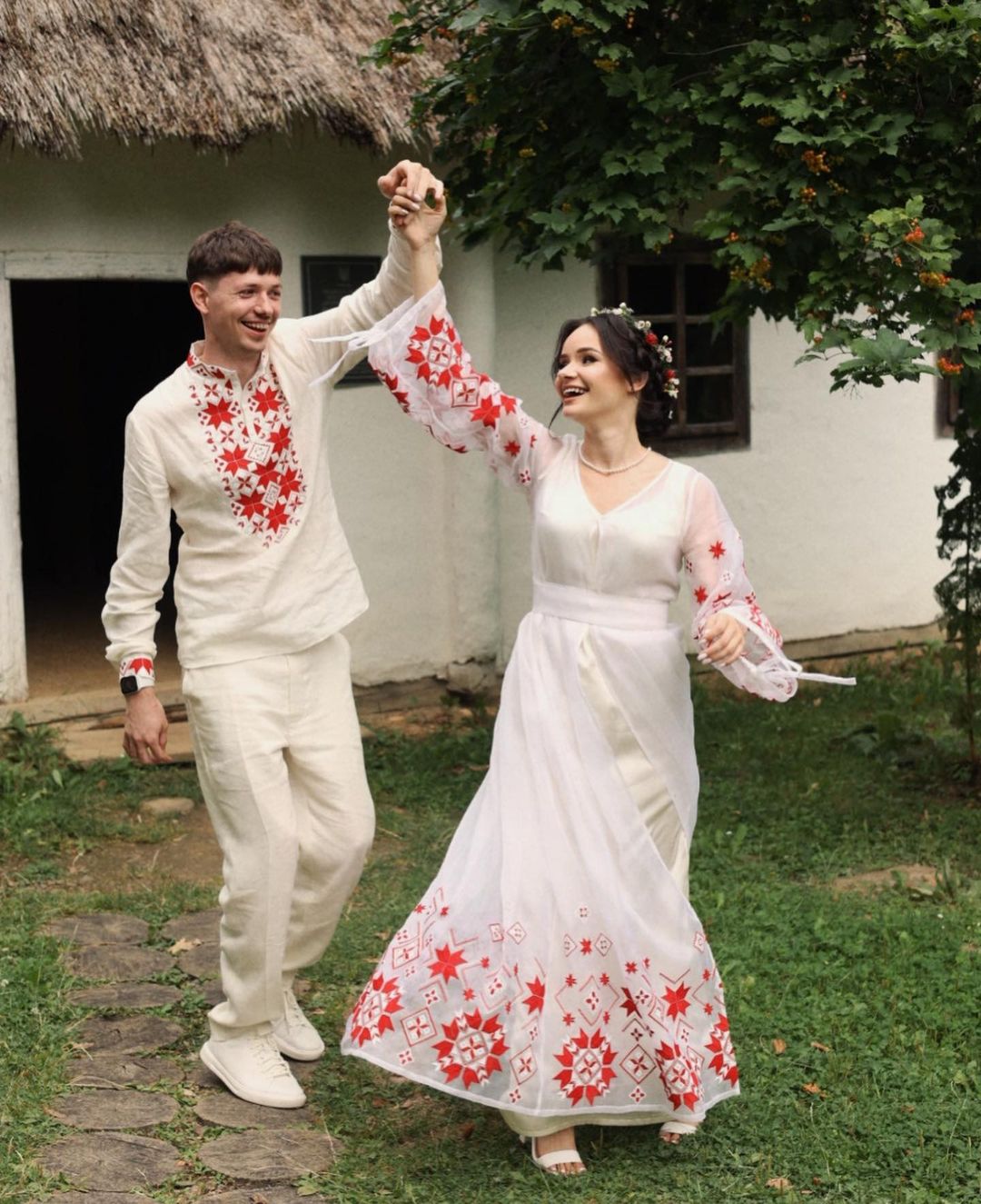 Прикарпатський блогер-мільйонник Дмитро Варварук одружився у найстарішому замку західної України