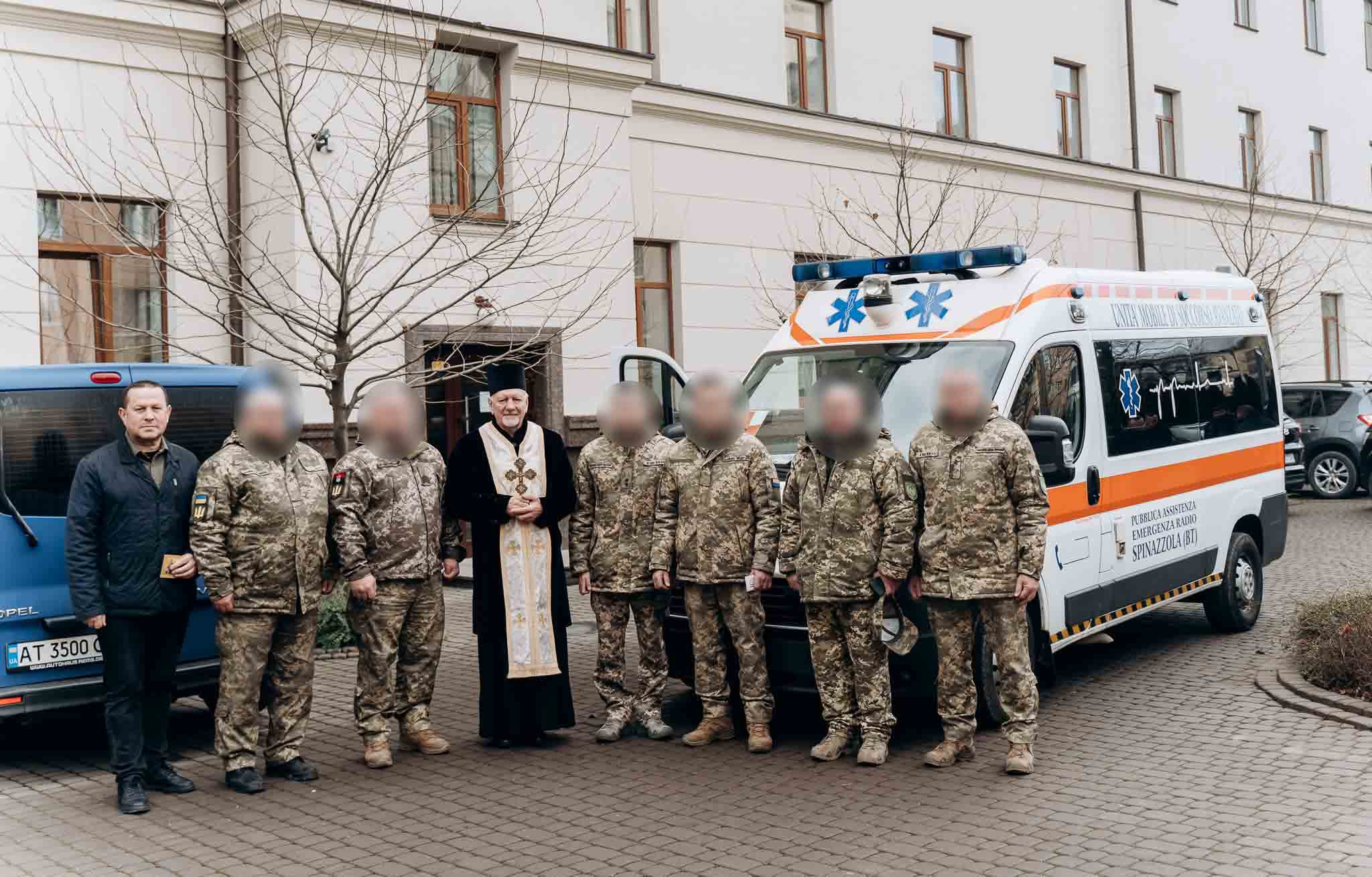 Владика Володимир освятив чергову карету швидкої допомоги