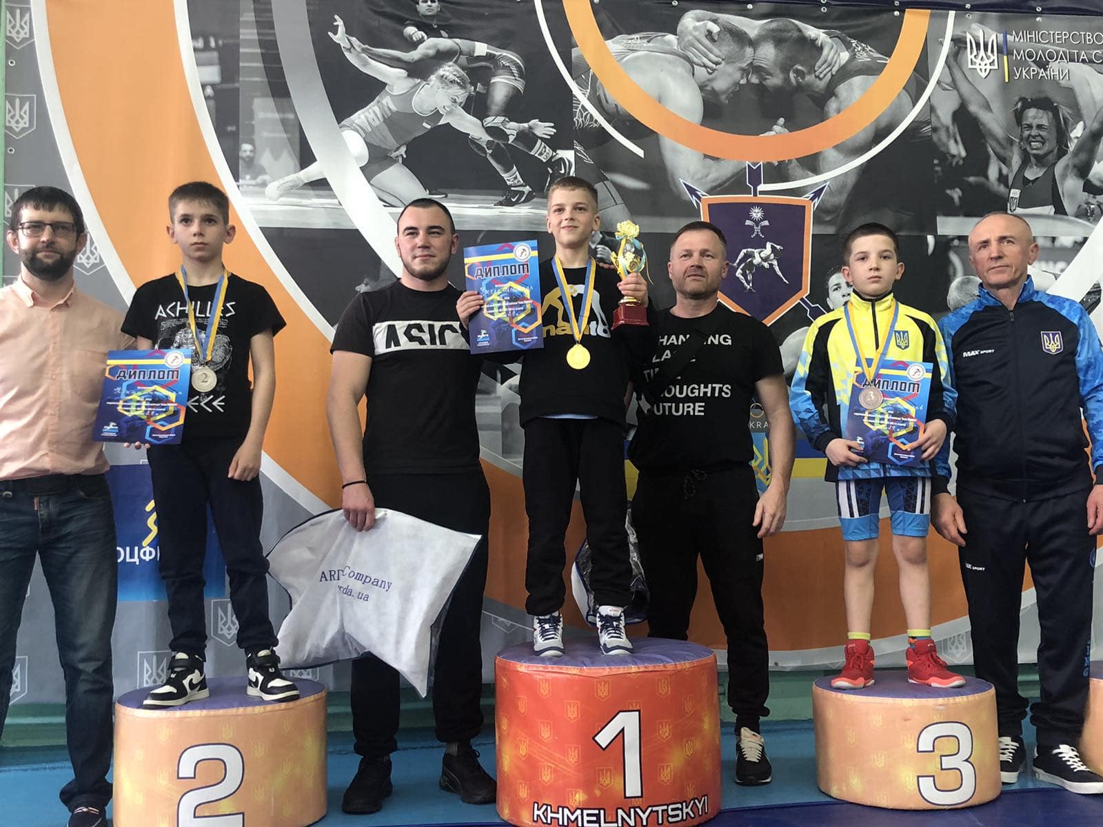 Юні борці з Калуша стали переможцями турніру в Хмельницькому