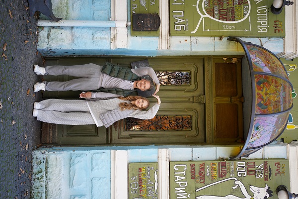 Старовинні двері, найвища будівля та студентський ресторан: ТОП-6 локацій у Франківську від Педанів