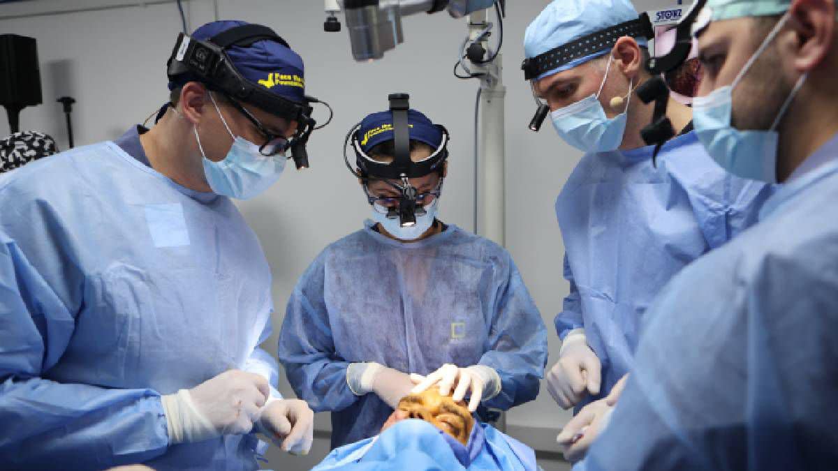 В Івано-Франківську канадські та американські хірурги зробили 32 операції