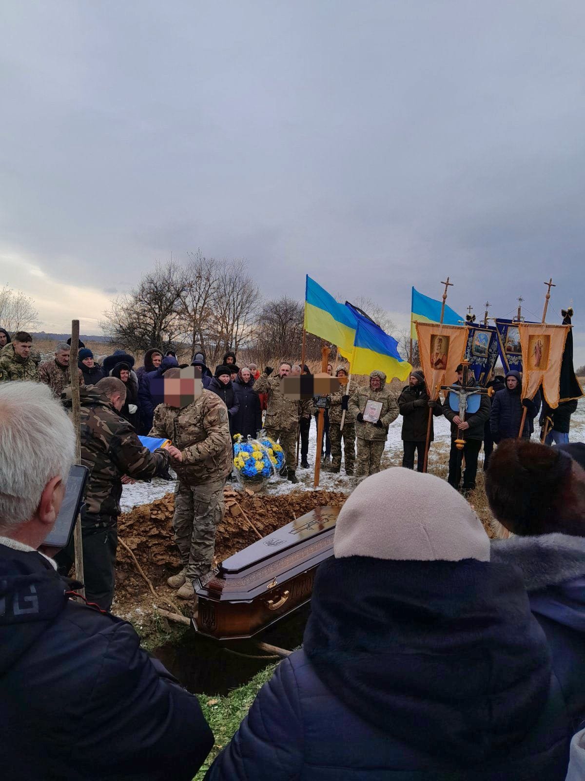 Героя Богдана Боднара, який поліг на війні, зі сльозами провели в останню путь