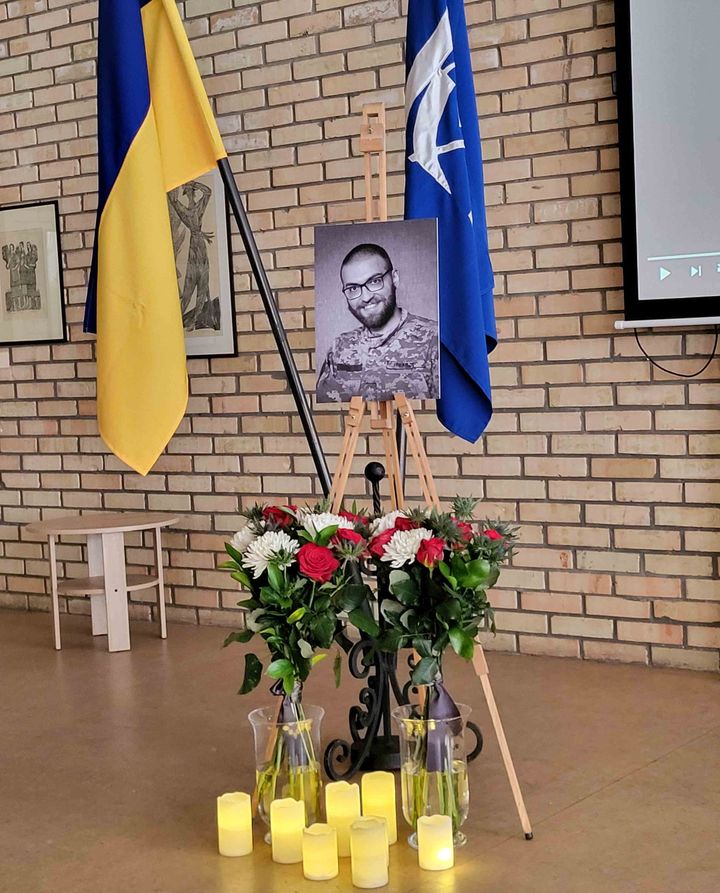 У Києво-Могилянській академії попрощались із загиблим бійцем з Калуша Олександром Вітковським