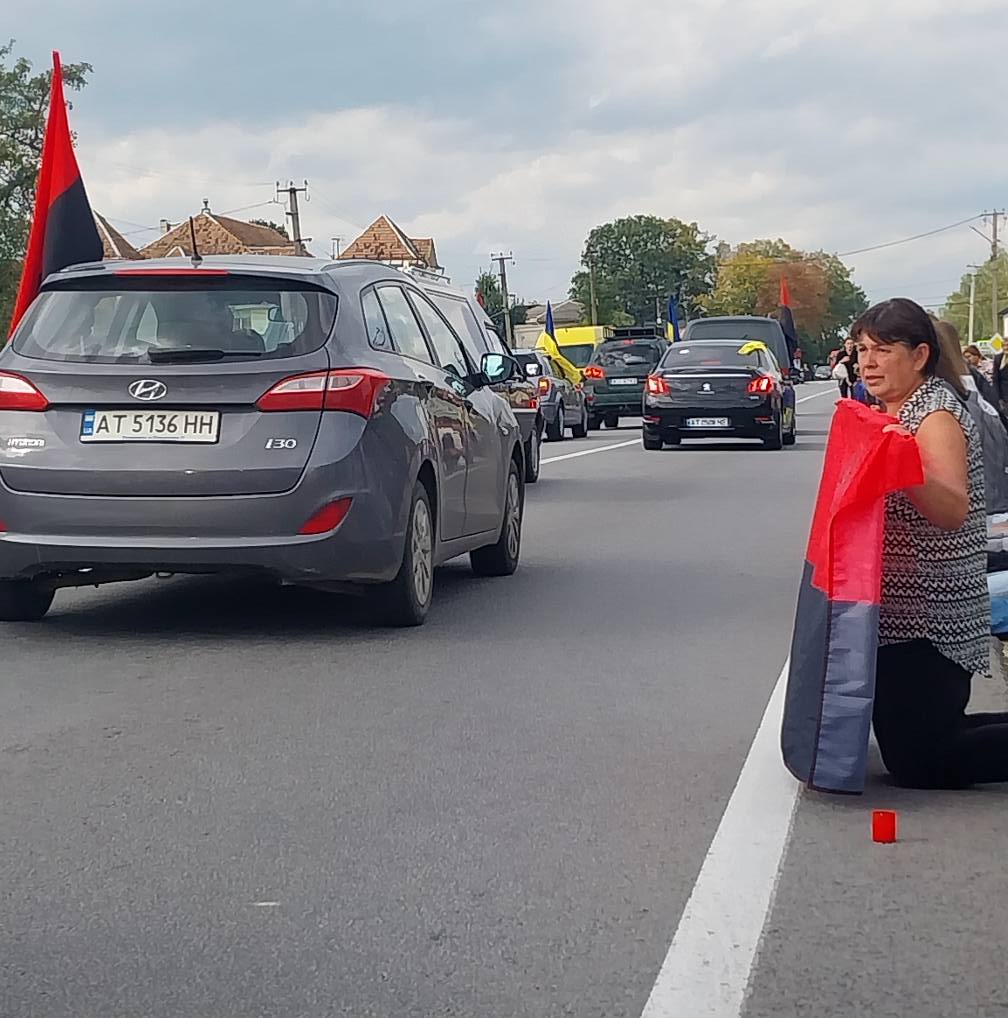 До рідного дому "на щиті" повернувся прикарпатець Тарас Артемович