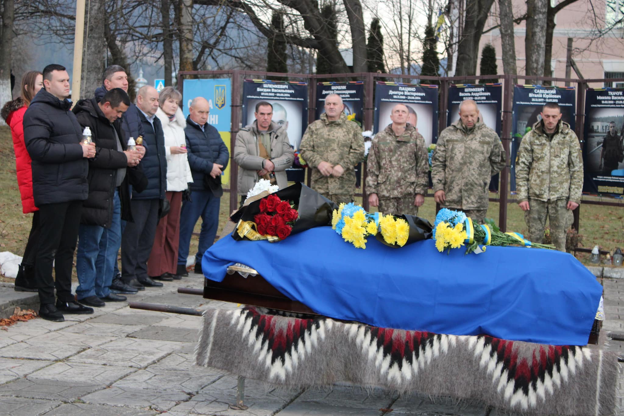 На Верховинщині попрощались із загиблим 28-річним Героєм Михайлом Семенюком (Фото)