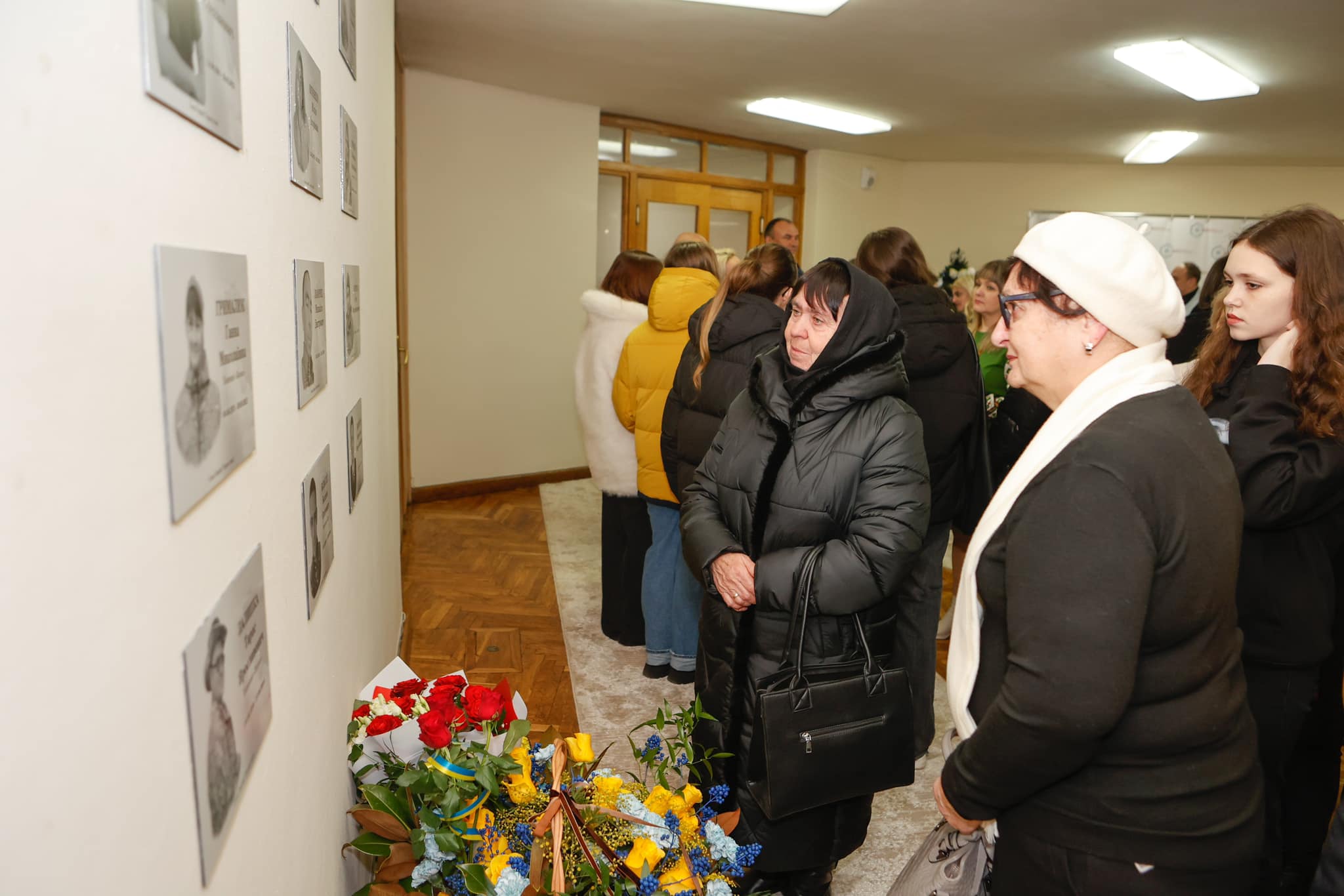 У Франківську встановили пам’ятні дошки 12 загиблим на війні медикам (Фото)