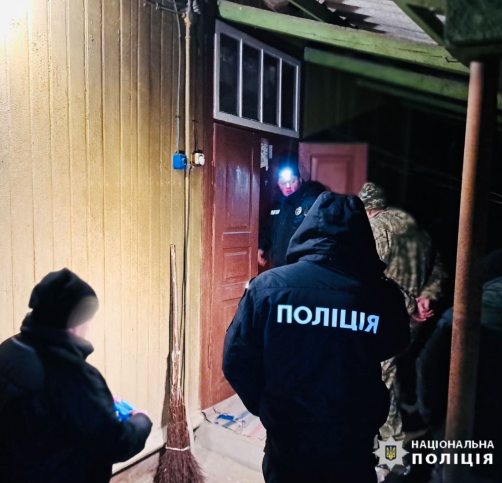 32-річний прикарпатець вдарив сусідку сокирою по голові — жінка померла (Фото)