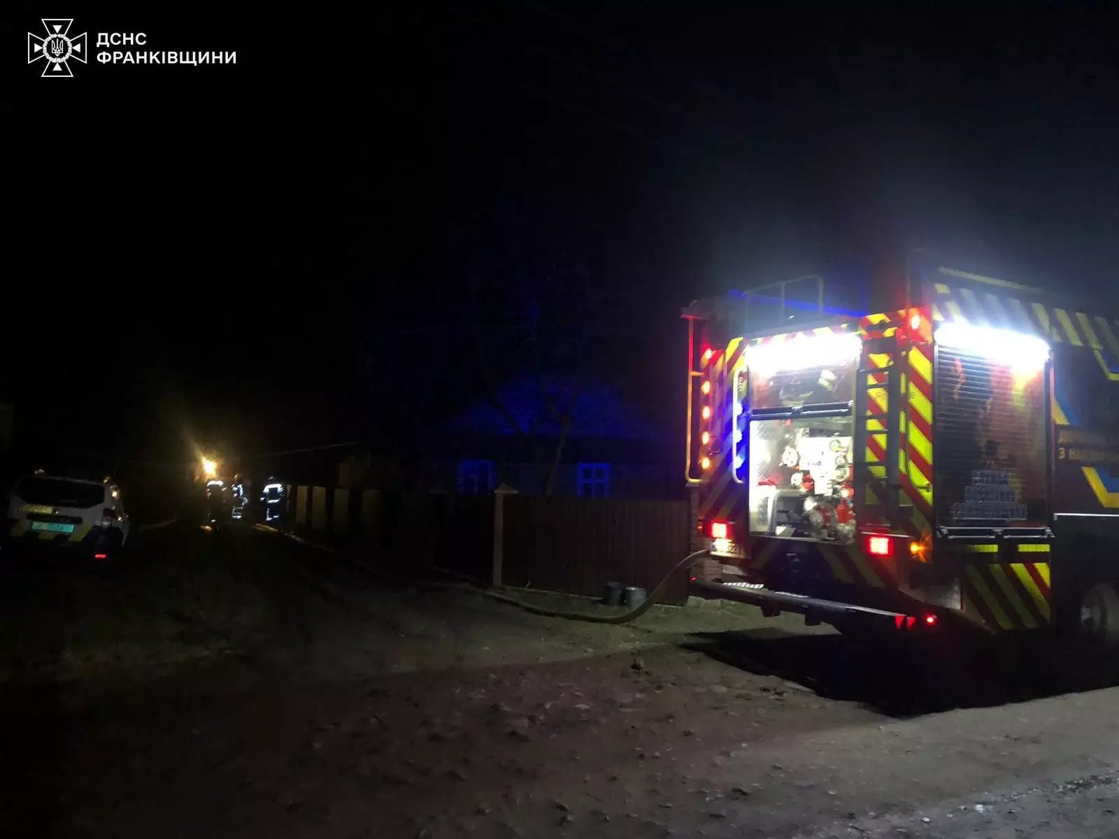 На пожежі в Небилові загинули двоє чоловіків — ще двох врятували (Фото)